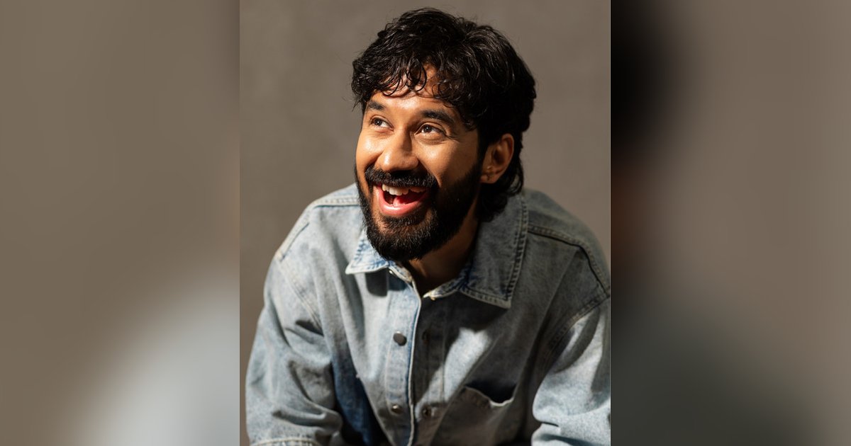 Cover image: Vasuki Vaibhav – Gira Gira, Out of the House